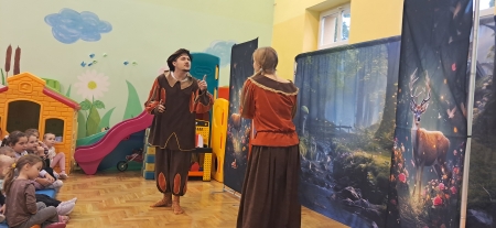 Przedstawienie ''Zaczarowany jelonek'' 