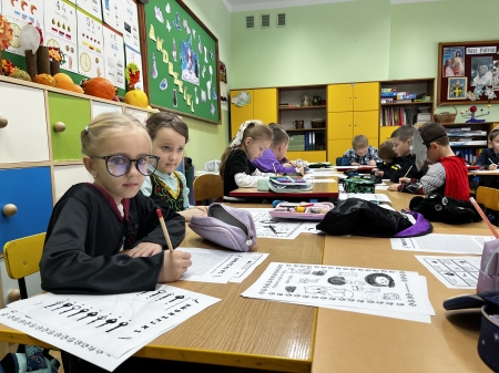 Andrzejkowe zabawy w klasach I–III oraz świetlicy szkolnej