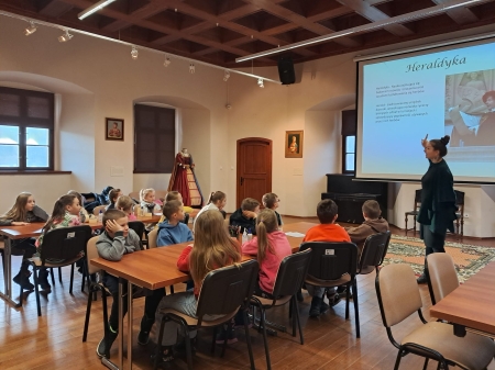 Wycieczka klasy II i III do Szymbarku 