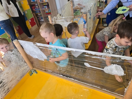 Zimowe prace plastyczne w grupie Biedronek 