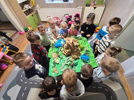 Poznajemy świat dinozaurów - grupa Biedronki 