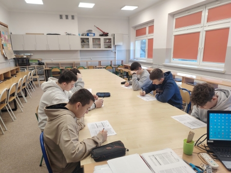 Zajęcia dydaktyczno-wyrównawcze z języka polskiego  w ramach projektu