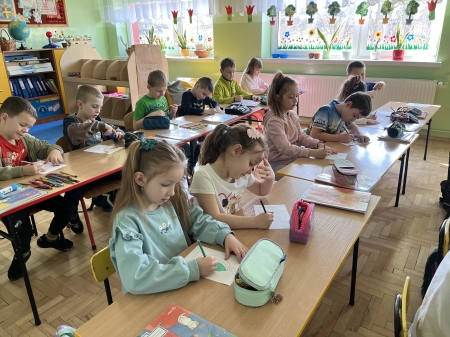 „Turlając kulkę pod górkę”  program edukacyjny PAH