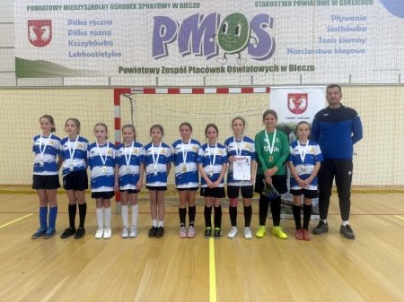 Mistrzostwo Powiatu w piłce halowej dziewcząt 