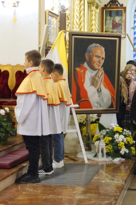 20 lat z Patronem – jubileusz nadania imienia Jana Pawła II Zespołowi Szkół w Staszkówce