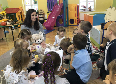 Grupa Żabki - spotkanie z panią Agatą z Biblioteki Publicznej 