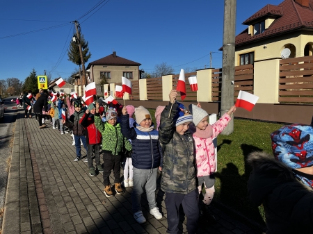 Z flagą w dłoni – przedszkolaki dla Polski