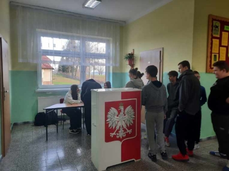 Wybory do Młodzieżowej Rady Gminy Moszczenica w naszej szkole
