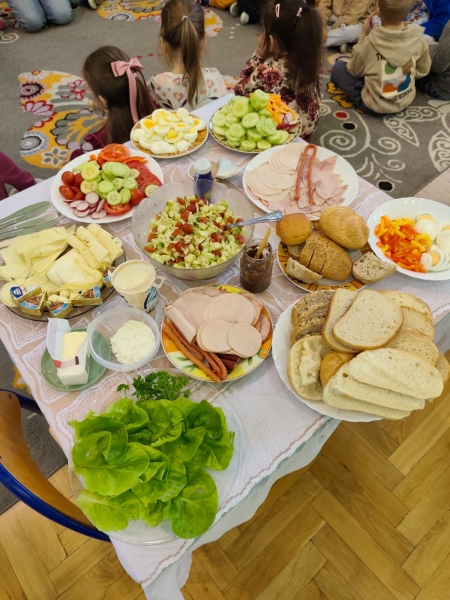 Śniadanie daje moc - grupa Żabki 