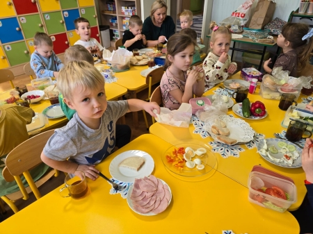 Śniadanie daje moc - grupa Biedronki 